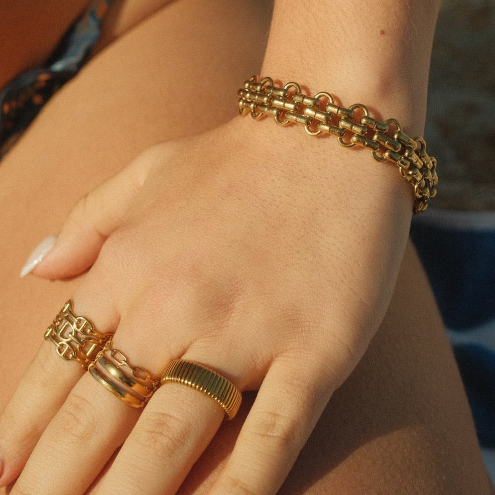 Clara Chain